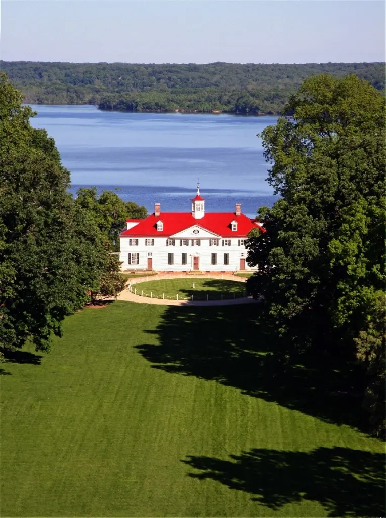 An exterior panoramic view of George Washington's Mount Vernon.